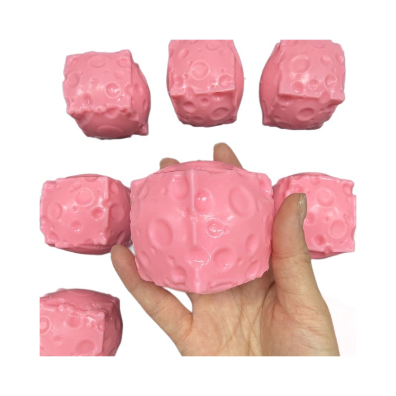 手作りのクランチチーズ型、形を変えられるスクイッシー・ピンチ - Novelty Gifts のレビューと価格